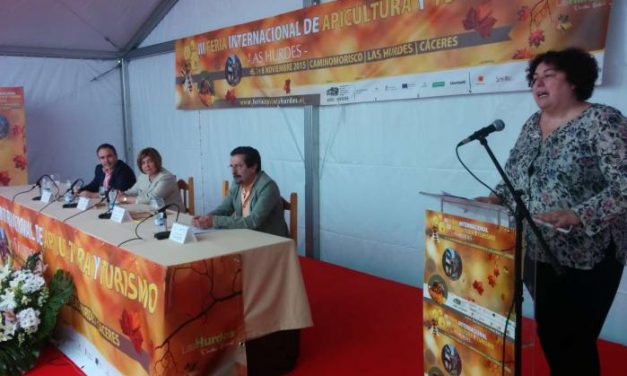 Begoña García destaca al sector apícola extremeño como el más profesionalizado de Europa