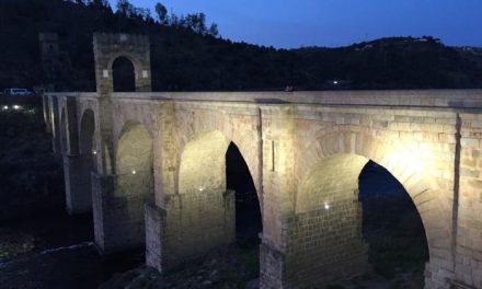 Alcántara busca potenciar el turismo con la nueva iluminación del Puente Romano