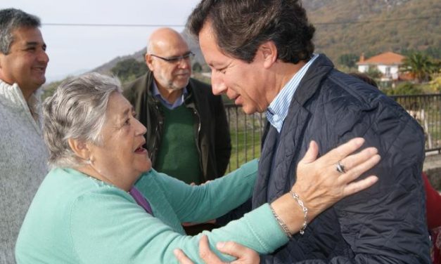 Carlos Floriano destaca la defensa del PP de las zonas rurales en su visita a Sierra de Gata