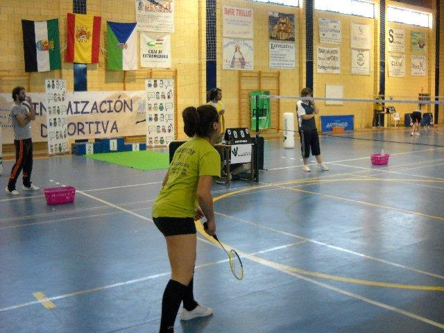 Coria cuenta este fin de semana con torneos de bádminton y tenis en su programa deportivo