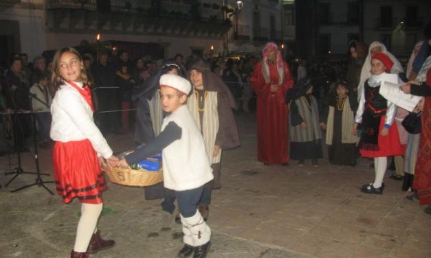 Cientos de personas disfrutaron del Belén tradicional en el casco antiguo de Coria