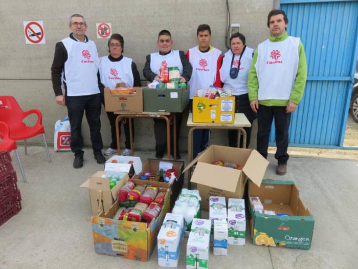 La convivencia de Fútbol-7 celebrada en Coria recauda 300 kilos de alimentos para Cáritas local