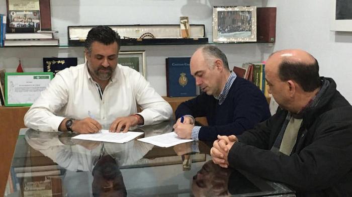 Coria firma un convenio con el colegio Diocesano de Cáceres para acoger los cursos de Técnico Deportivo