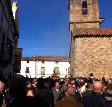 Cientos de personas disfrutan de la procesión y la misa tradicional en honor a San Blas en Moraleja
