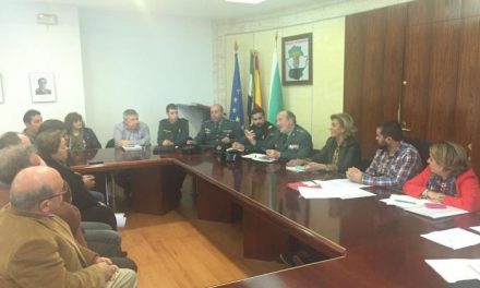 La delegada del Gobierno en la región coordina «in situ» las labores de lucha contra el robo de aceitunas