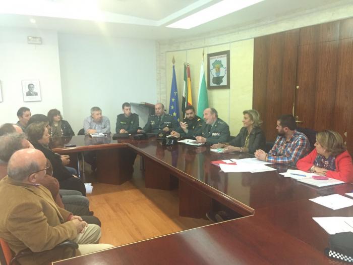 La delegada del Gobierno en la región coordina «in situ» las labores de lucha contra el robo de aceitunas
