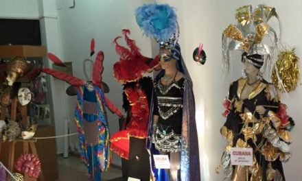 Ballestero anima a la ciudadanía a disfrutar de las fiestas de Carnaval de Coria y de la exposición de disfraces