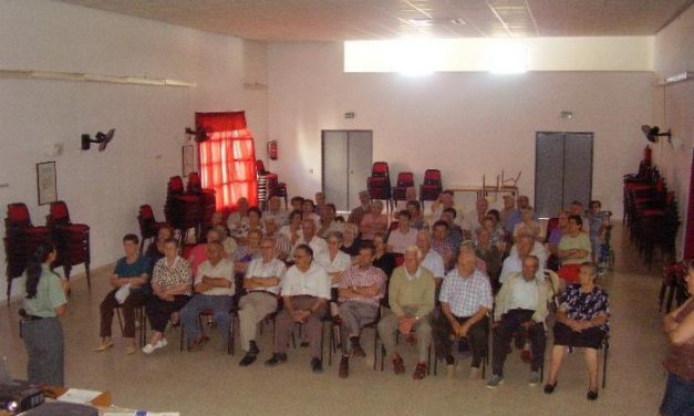 La Guardia Civil anima a consistorios y residencias de ancianos a adherirse a las charlas del Plan Mayor