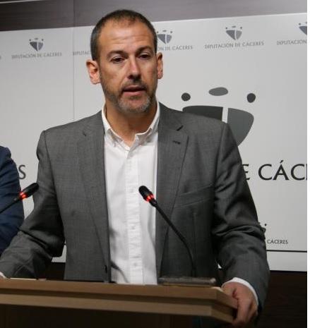 El Grupo Popular de la institución provincial insta al PSOE a actuar contra la supresión de las diputaciones