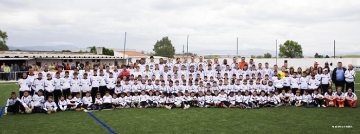 El Moraleja cierra la temporada con una foto oficial de los jugadores de los distintos equipos del club