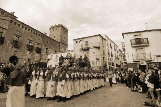 La Vera Cruz de Plasencia sacará en procesión las reliquias del Madero de la Cruz y la Sagrada Espina