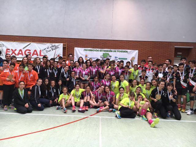 El AD Moraleja CB se alza con la medalla de bronce en el Campeonato de Extremadura de Voleibol