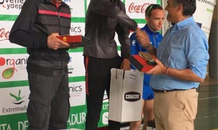 El atleta cauriense Diego Paredes gana la VIII Media Maratón Ciudad de Coria celebrada este domingo