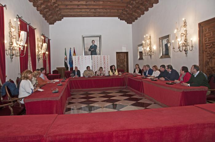 Diputación asegura que reforzará el asesoramiento a municipios en cuestiones administrativas y legales
