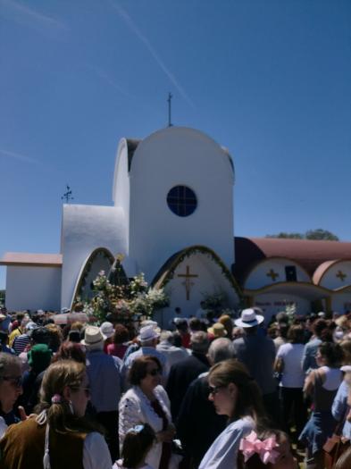 Cientos de personas celebran la romería de la Virgen de la Vega este domingo en Moraleja