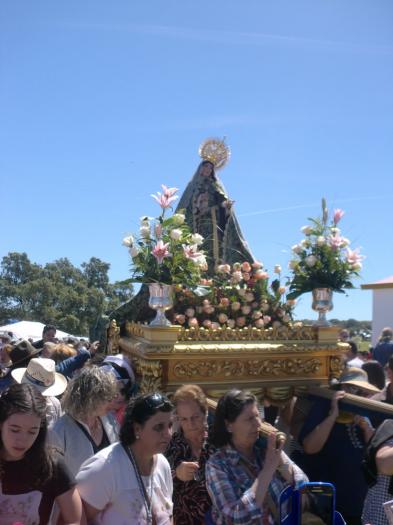 Cientos de personas celebran la romería de la Virgen de la Vega este domingo en Moraleja