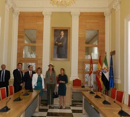 La Infanta Elena de Borbón visitará Extremadura en la clausura de las Jornadas de Salud Mental en Don Benito