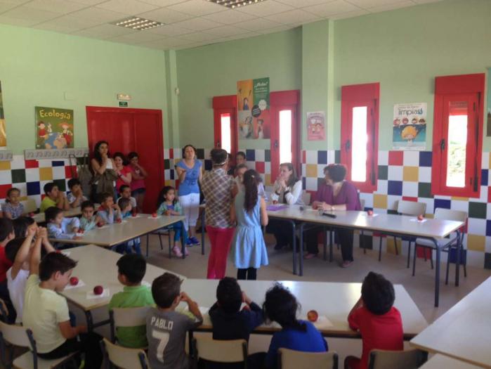 Begoña García destaca la importancia del consumo de fruta entre los escolares extremeños