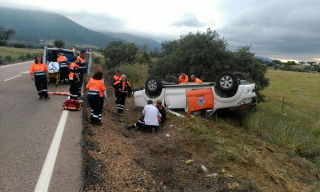 Un accidente de tráfico en Zorita se salda con dos miembros de Protección Civil fallecidos este domingo