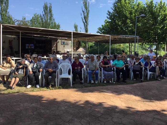 Decenas de personas participan en la convivencia comarcal del Hogar del Pensionista de Moraleja