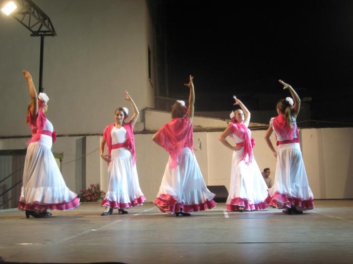 Moraleja inaugura el programa cultural de San Buenaventura con flamenco y folklore