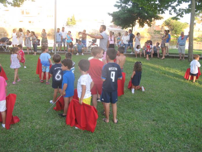 Cerca de medio centenar de niños participa en las II Jornadas de Toreo de Salón en Moraleja
