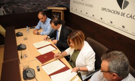 Diputación y Confederación Hidrográfica firman el convenio de cesión de la carretera Moraleja-Vegaviana