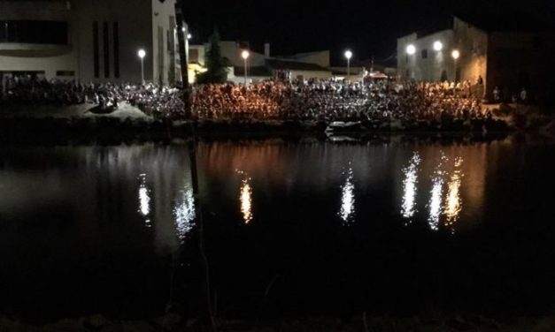 Moraleja pone fin a San Buenaventura con una fiesta piromusical en homenaje a las víctimas de Niza