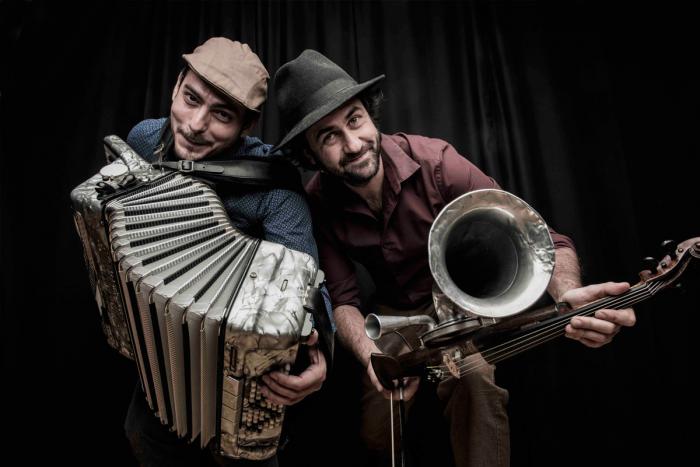 El grupo burgalés «Fetén Fetén» sustituirá a los «Hermanos Cubero» en el Festival Folk de Plasencia