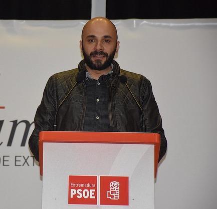 El alcalde de Hoyos desmiente las acusaciones del PP sobre la actitud de su Equipo de gobierno