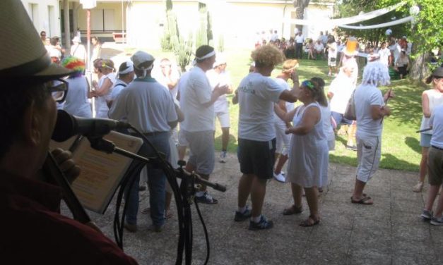 Cerca de 90 usuarios del centro ocupacional de Mensajeros de la Paz en Moraleja disfrutan de una fiesta final