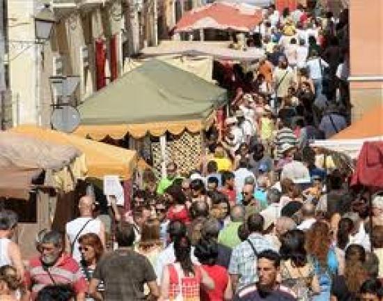 El Ayuntamiento de Plasencia ingresará cerca de 4.000 euros  del Martes Mayor