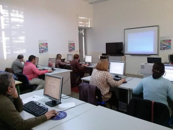 El Plan de Alfabetización Tecnológica de Extremadura atiende a más de 17.000 personas