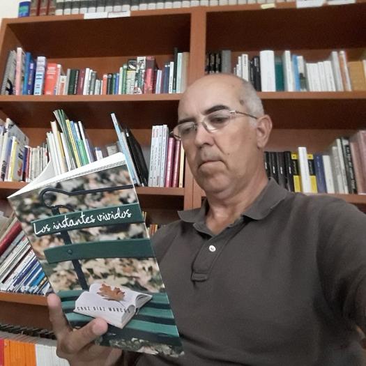 El escritor casillano, Cruz Díaz, presentará este domingo su libro «Los instantes vividos»