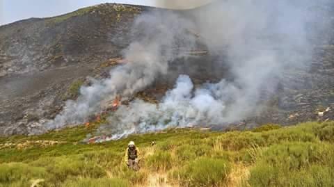 El incendio de la Garganta de los Infiernos estabilizado tras su reactivación  en la tarde de ayer