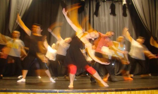 La Universidad Popular de Torrejoncillo acoge una campaña de difusión de la danza comtemporánea