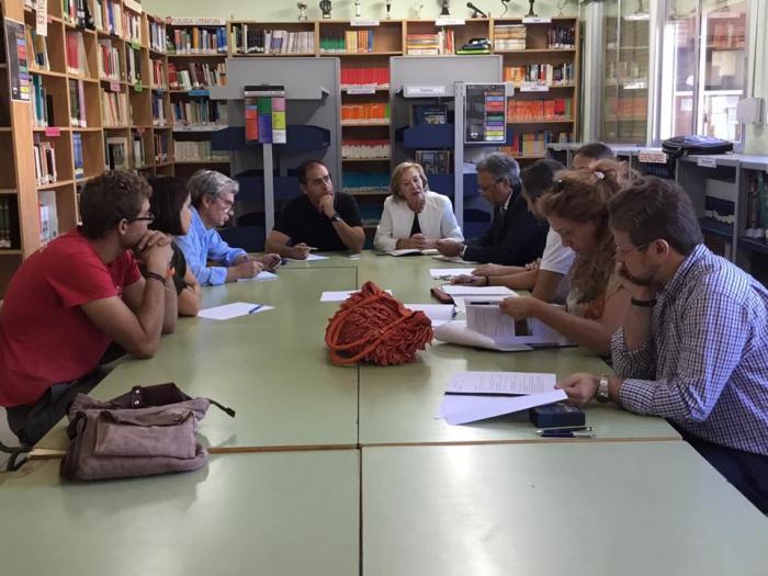 La delegada provincial de Educación visita el IES Jálama de Moraleja con motivo de su ampliación