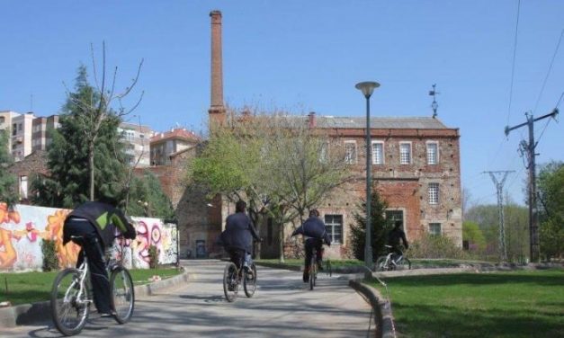 82 centros participan en los programas culturales de la Asociación de Universidades Populares de Extremadura
