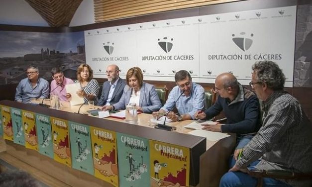 La Diputación de Cáceres y los sindicatos acuerdan poner en marcha la carrera profesional a 845 empleados