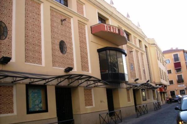 El PSOE de Plasencia denuncia que no se cobró el alquiler del Teatro Alkázar para el concierto de Coti