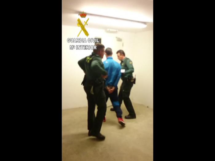 La Guardia Civil detiene al presunto autor de un atraco con pistola en una gasolinera de Granadilla