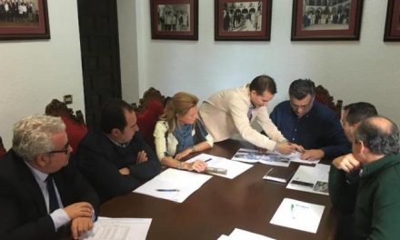 La comisión de seguimiento de la Estación de Depuradora de Coria analiza su funcionamiento