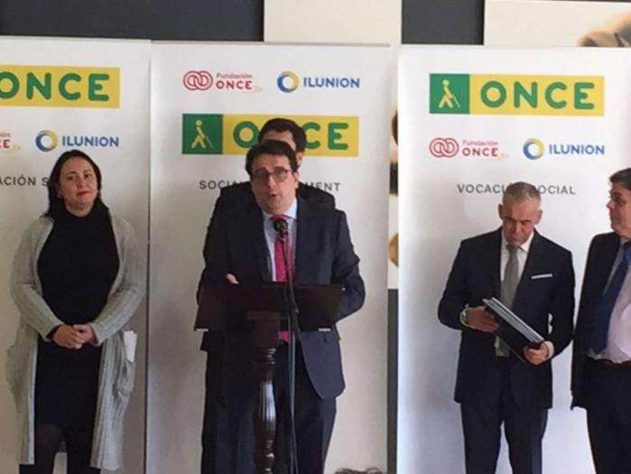 La Junta de Extremadura y la ONCE adaptan al braille el Plan Autonómico de Ayudas a la Vivienda