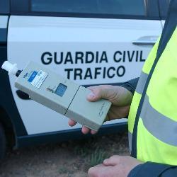 La Guardia Civil realizará controles de alcohol y drogas a más de 4.000 conductores esta semana en la región