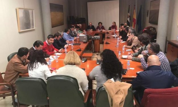 La Junta de Extremadura dará ayudas directas a las mancomunidades para los parques de maquinaria