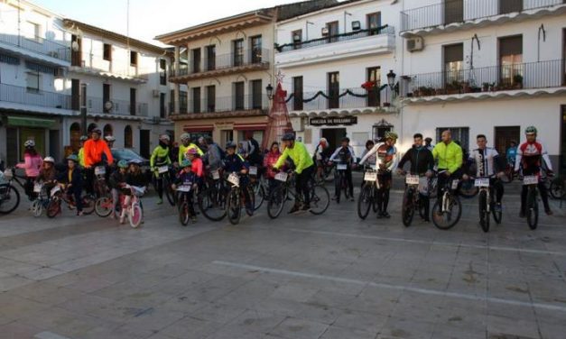 Más de 300 personas se dan cita en la II San Silvestre Moralejana y la IV Marcha Familiar en Bicicleta
