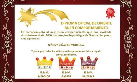 Los Reyes Magos otorgan un diploma oficial al buen comportamiento mostrado por los niños de Moraleja