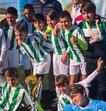 El Córdoba CF se proclama ganador del I Torneo Internacional de Fútbol-8 Alevín «Ciudad de Coria»