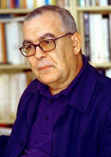 Plasencia solicitará la concesión de la Medalla de Extremadura al escritor cacereño Hidalgo Bayal