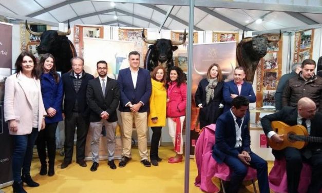 Coria presenta en Olivenza la Feria Internacional del Toro de 2018 y los festejos de San Juan
